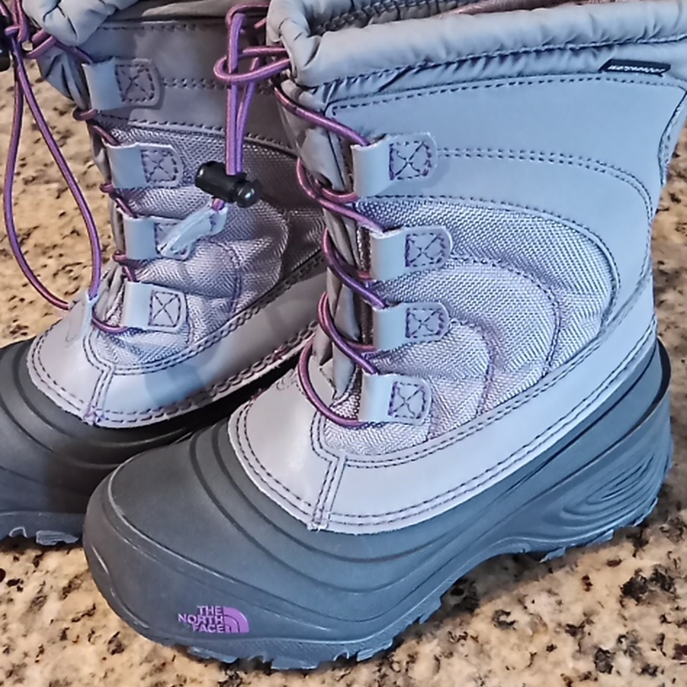 The North Face Girls Alpenglow IV Lace Insulated Waterproof Winter Boots. Size 1 - Picture 4 of 15